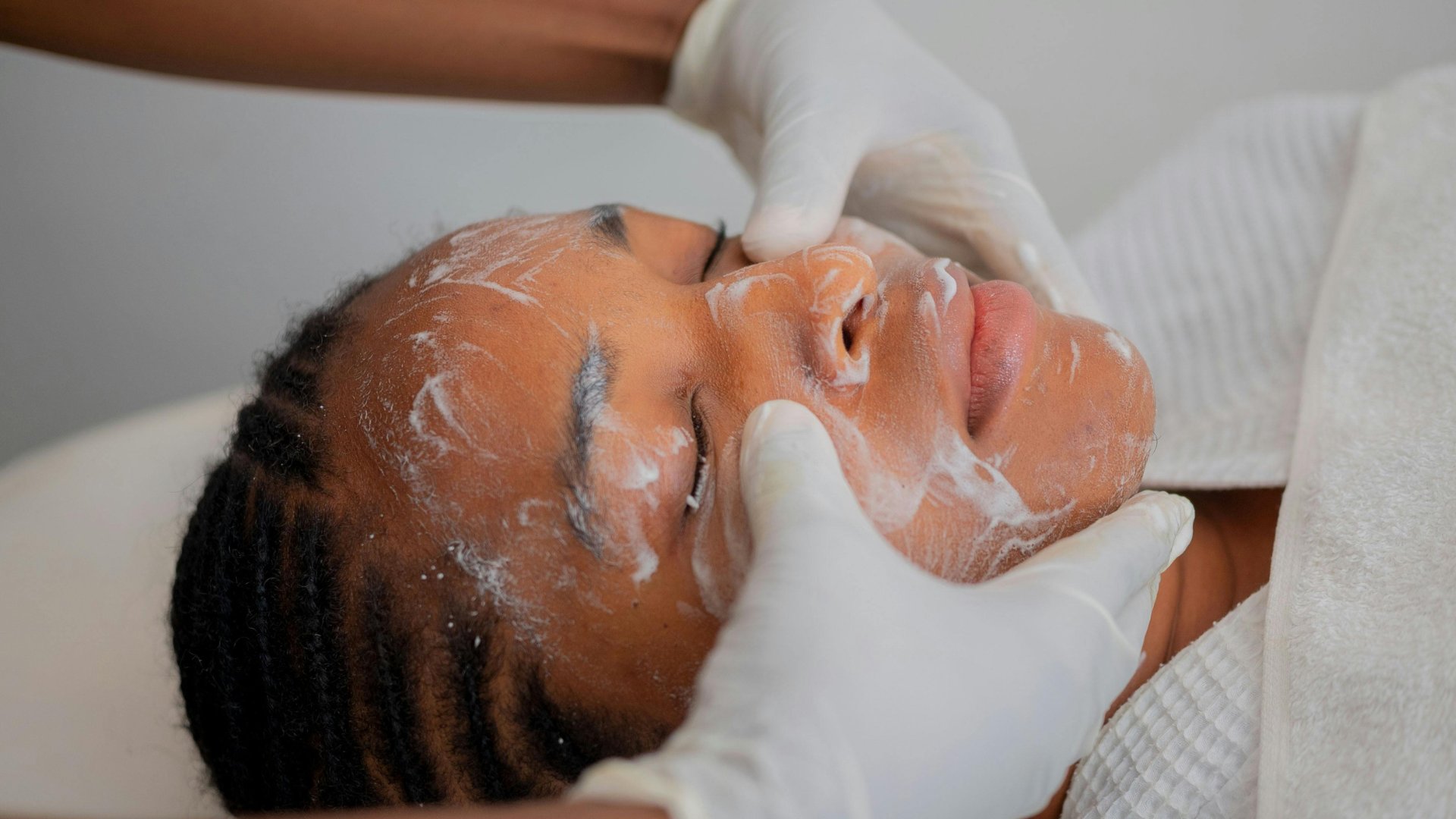Botanical facial treatment